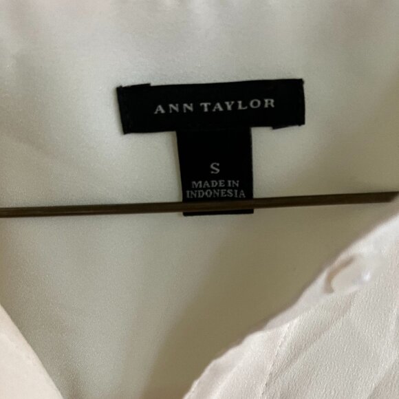 Ann Taylor Button Down Blouse - Picture 4 of 4